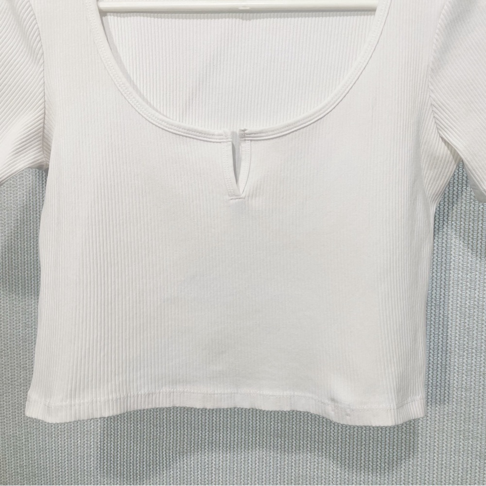 Zara Cropped Ribbed KnitTop - Picture 4 of 5
